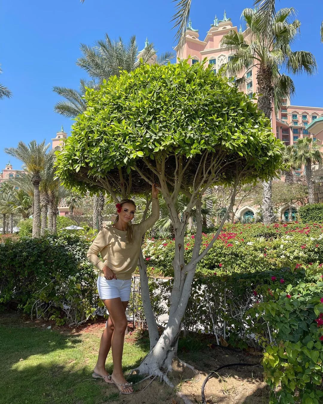 Wygląda jak bogini! Przepiękna gwiazda disco polo zachwyca w czarnym bikini!